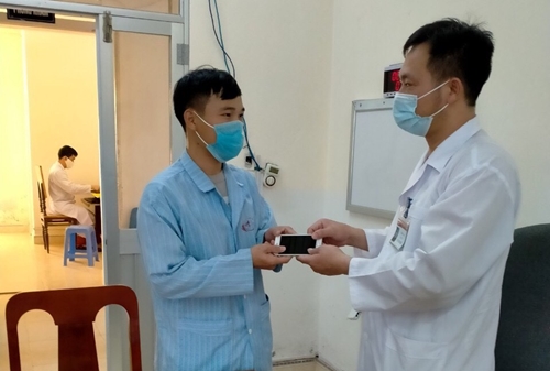 Hành động đẹp của cán bộ, bác sĩ Bệnh viện Quân y 4